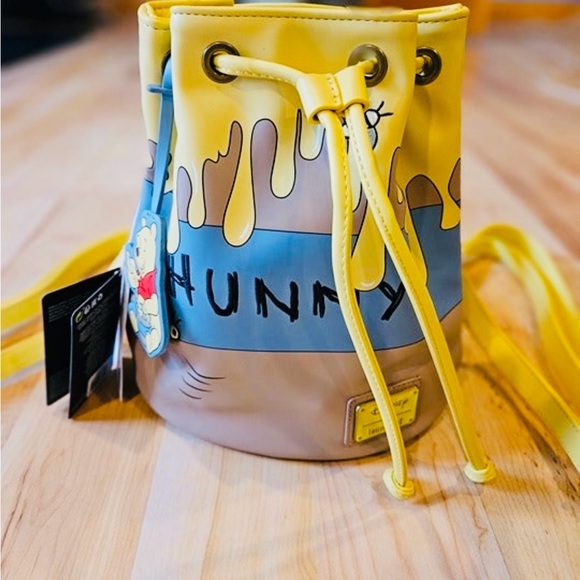 Loungefly Winnie the Pooh 95th Anniversary Honey Pot convertible backpack/purse. - Picture 3 of 6